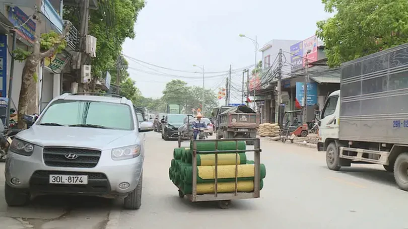 Tình trạng ngang nhiên lấn chiếm lòng đường tại huyện Đông Anh