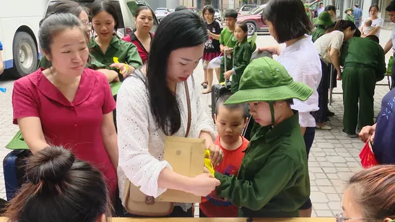 Gần 100 học sinh Thủ đô xuất quân Học kỳ quân đội