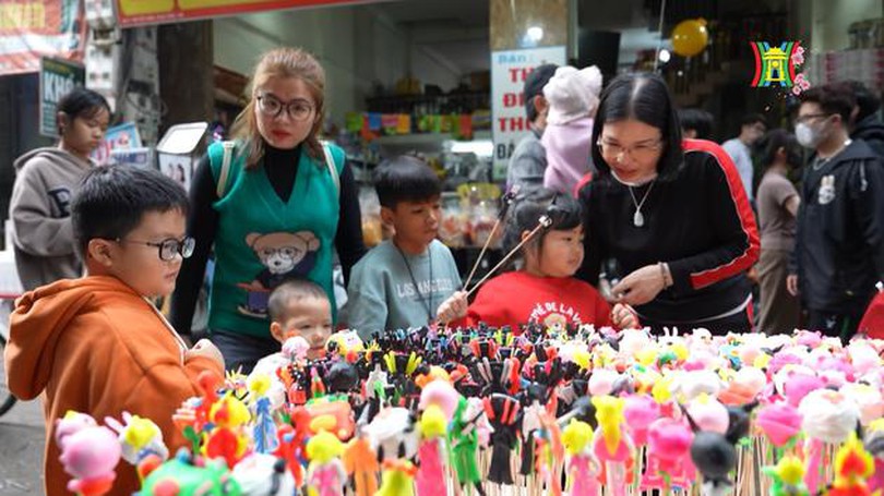 Đi 'chợ hai nhăm', chợ Tết trẻ em