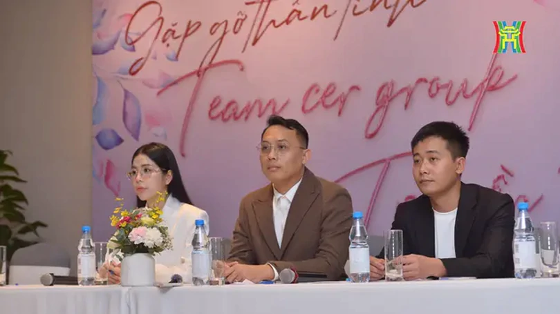 Quang Linh Vlogs, Hằng Du Mục xin lỗi vì quảng cáo lố