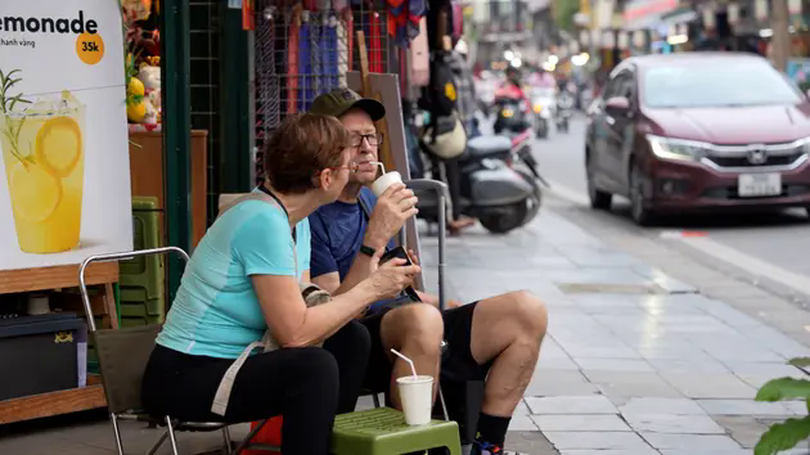 Bán hàng cho khách nước ngoài