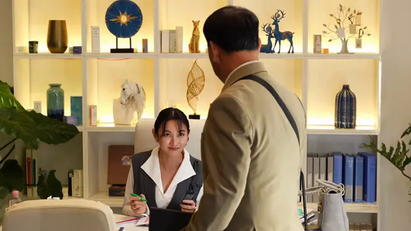Hoa hậu Thùy Tiên đóng cặp với Quyền Linh trong 'Chốt đơn!'