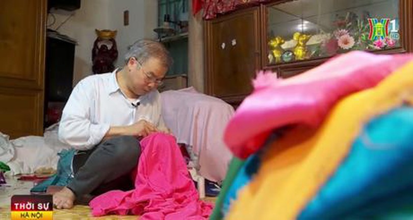 Làng đàn ông may áo dài ở Hà Nội