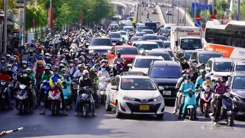 Khẩn trương xây dựng QCVN khí thải với phương tiện giao thông
