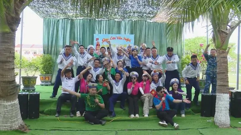 Nghệ sĩ Thủ đô hát giữa ngàn khơi Trường Sa