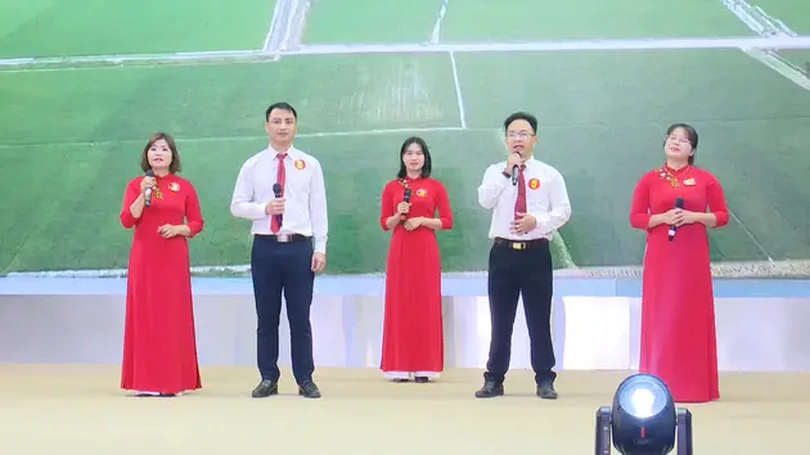 Nông dân Hà Nội thi đua xử lý rác thải tại nguồn