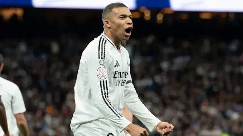 Real Madrid chiếm ngôi đầu bảng La Liga
