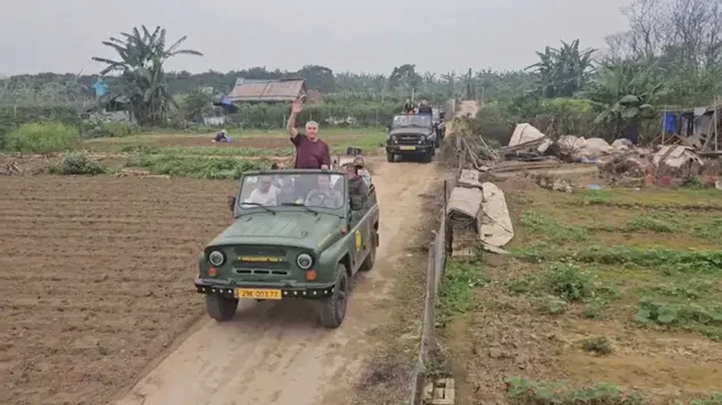 Khám phá Hà Nội trên xe Jeep huyền thoại