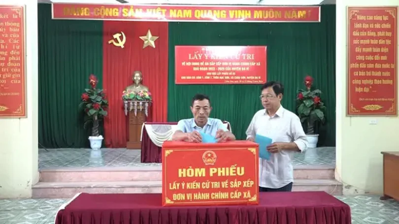 Đồng bào dân tộc cho ý kiến về sắp xếp xã tại Ba Vì