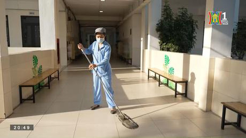 Những người lao động thầm lặng trong trường học