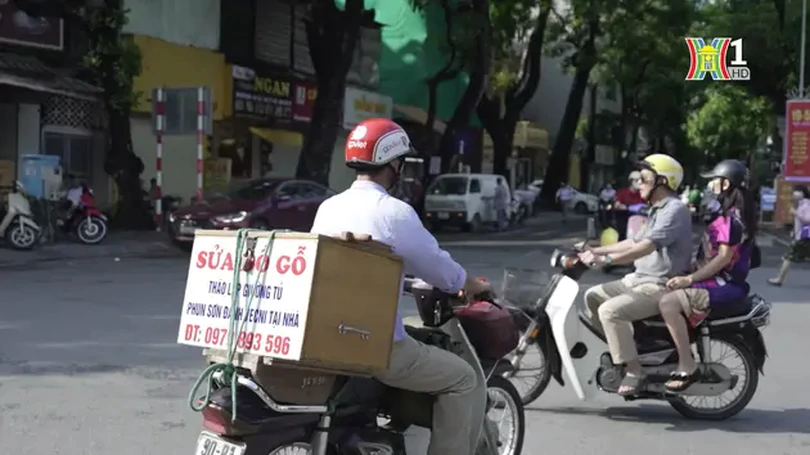 Nghề sửa đồ gỗ dạo ở Hà thành