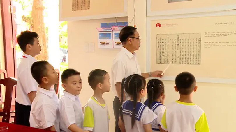 Những lớp học giữa muôn trùng khơi