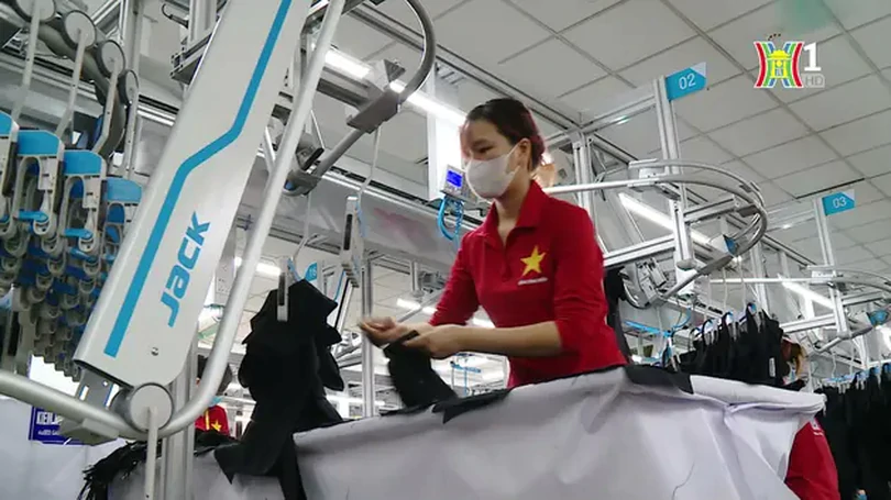 Việt Nam trở thành cửa ngõ xuất khẩu hàng hóa | Thủ đô và thế giới | 22/06/2024