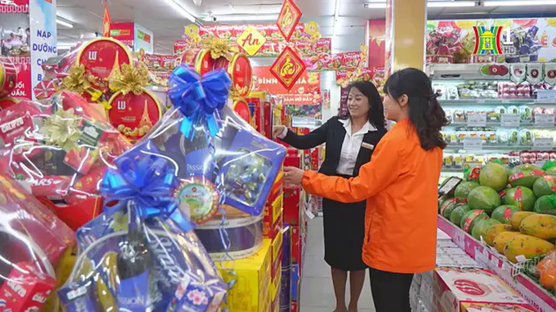Bánh kẹo Việt được ưa chuộng sắm Tết