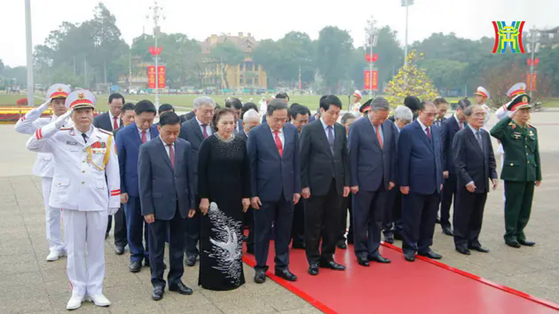 Lãnh đạo Đảng, Nhà nước, thành phố Hà Nội vào Lăng viếng Chủ tịch Hồ Chí Minh
