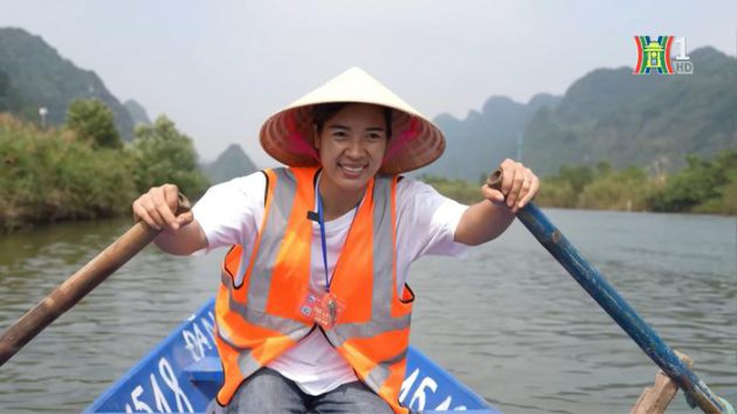 Nghề lái đò chở khách trên suối Yến