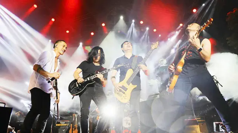 'We are the wall' đánh dấu 30 năm ban nhạc Bức Tường