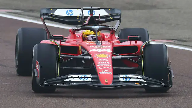 Lewis Hamilton ra mắt trong màu áo Ferrari