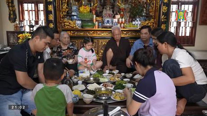 Bữa cơm tứ đại đồng đường