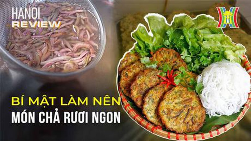 Thưởng thức đặc sản chả rươi Hà Nội trên phố cổ| Hanoi Review| 29/10/2023