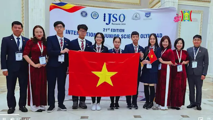 Những học sinh mang lại 'mùa vàng' cho giáo dục Hà Nội
