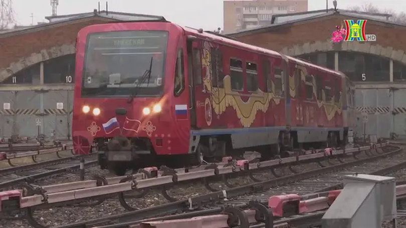 Nga ra mắt tàu mang hoạ tiết Tết Nguyên đán