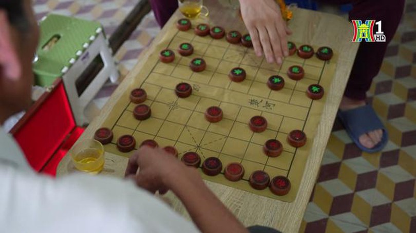 Tình hàng xóm bên bàn cờ tướng