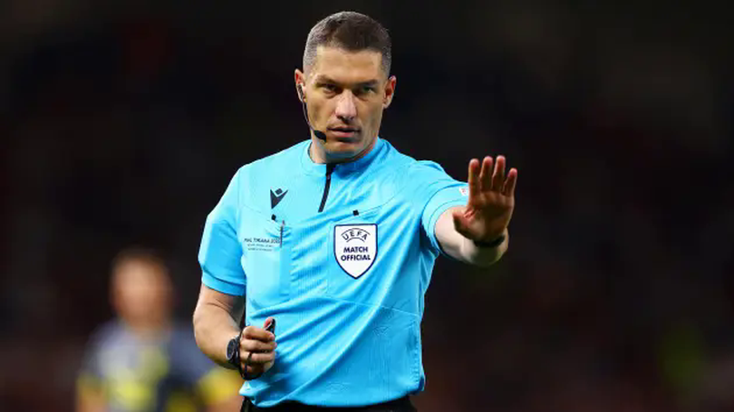 Istvan Kovacs đi vào lịch sử nhờ chung kết Champions League
