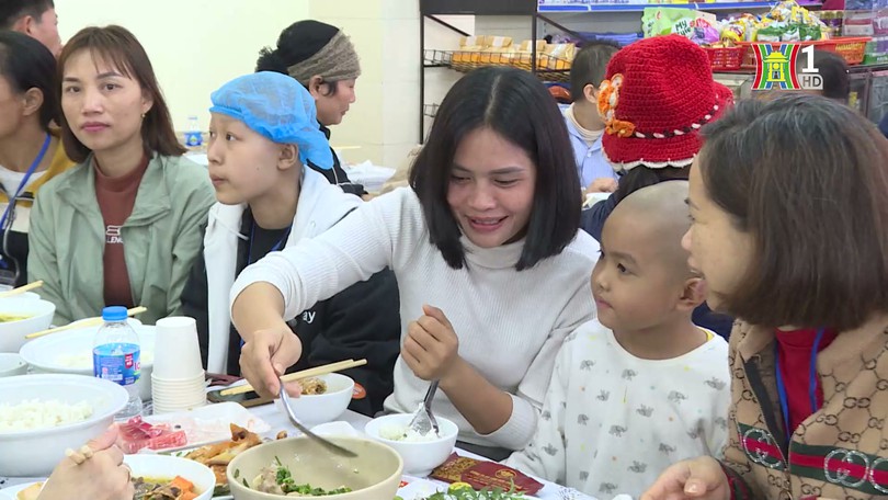 Mang tết ấm áp cho bệnh nhân ung thư | Người tốt quanh ta | 03/02/2025