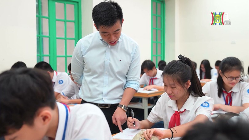 Thầy giáo trẻ tâm huyết sáng tạo  | Người tốt quanh ta | 05/03/2025