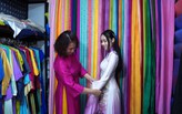 Đưa di sản áo dài đến tuần lễ thời trang London