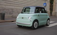 Fiat Topolino - mẫu ô tô điện cỡ nhỏ đi trong phố
