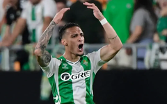Antony giúp Real Betis nối dài chuỗi bất bại tại Europa League