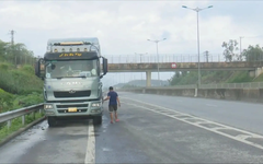 Nỗi lo tai nạn vì thiếu trạm dừng nghỉ trên cao tốc