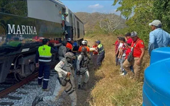 Tàu hỏa trật bánh ở Mexico, hơn 100 người thương vong