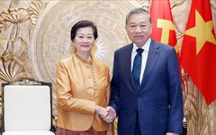 Tổng Bí thư tiếp Đại sứ Campuchia tại Việt Nam đến chào từ biệt
