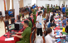 Công an thành phố Hà Nội lấy mẫu ADN thân nhân liệt sĩ đợt 2