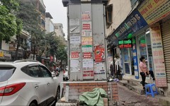 Nhếch nhác "rác quảng cáo" trên các tuyến phố