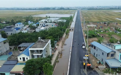 Tăng tốc thi công Đường ngang đê Đáy