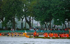 Tưng bừng Giải Bơi chải Thuyền rồng và Ván SUP Hà Nội mở rộng 2026