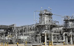 Giá dầu tăng sau khi Houthi tấn công các cơ sở Saudi Aramco