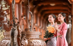 Đi chùa mùng 1 - Chuyến du hành tìm về tĩnh lặng