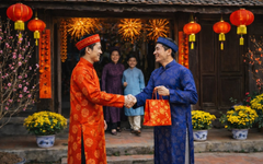 Xông đất ngày Tết - Nét đẹp văn hóa hay áp lực tâm lý đầu năm?