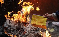 Hoá vàng - Biểu tượng của lửa và sự bất tử