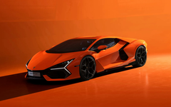 Lamborghini gọi sửa chữa Revuelto do lỗi camera lùi