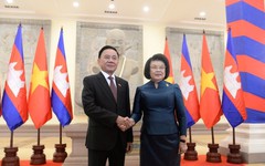 Thường trực Ban Bí thư Trần Cẩm Tú hội kiến Chủ tịch Quốc hội Campuchia