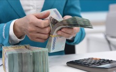 Dòng tiền vẫn gửi nhiều vào ngân hàng | Vấn đề kinh tế | 24/07/2026