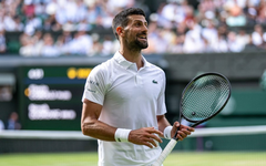 Sinner và Djokovic thẳng tiến vào vòng 4 Wimbledon