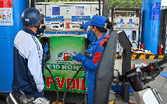 Đề xuất công bố giá xăng dầu mới trước ít nhất 30 phút