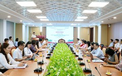 Gắn lý luận với thực tế trong đào tạo, bồi dưỡng cán bộ